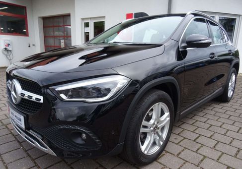 Mercedes-Benz GLA 180, 2022