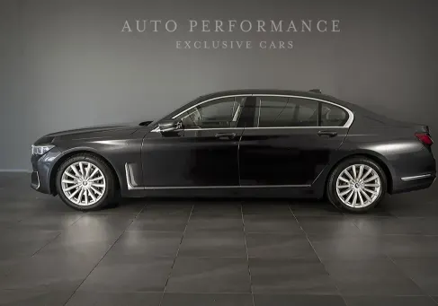 BMW 730, 2020