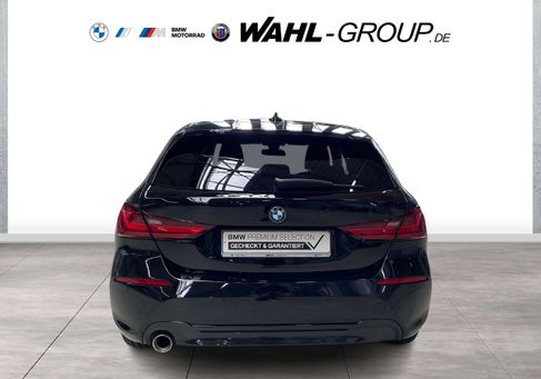 BMW 118, 2022