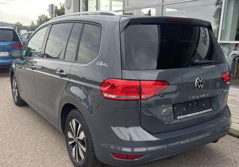 Volkswagen Touran, 2025 3