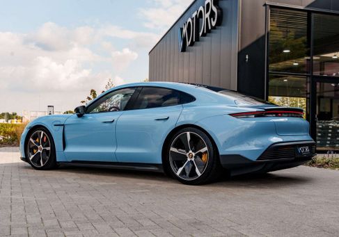 Porsche Taycan, 2020