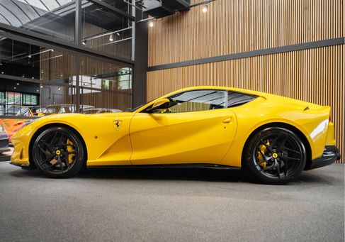 Ferrari 812, 2019
