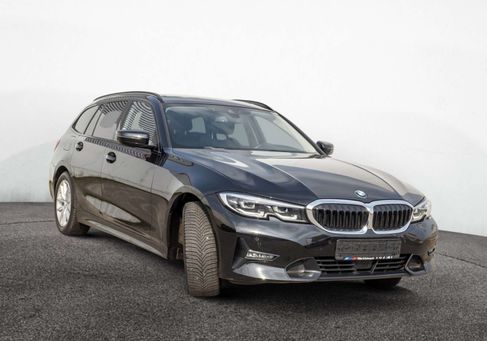 BMW 330, 2021