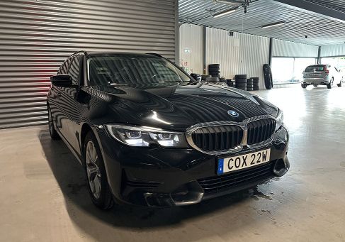 BMW 330, 2022