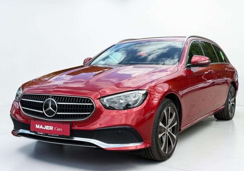 Mercedes-Benz E 300, 2022 3