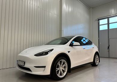 Tesla Model Y, 2023