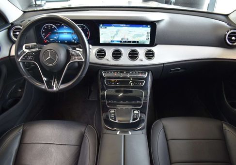 Mercedes-Benz E 400, 2021