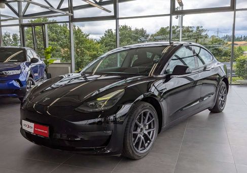 Tesla Model 3, 2022