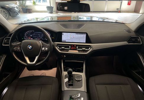 BMW 318, 2022