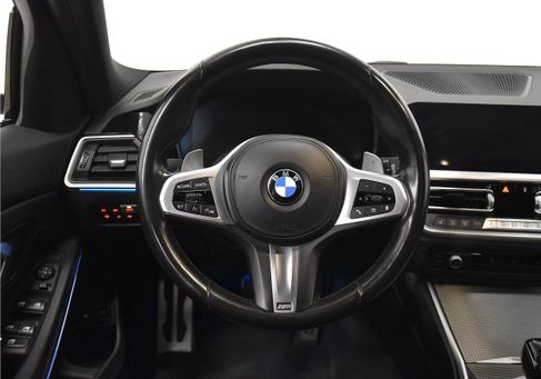BMW 330, 2021