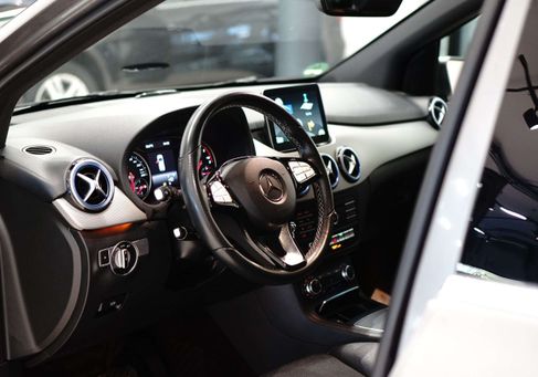 Mercedes-Benz B 180, 2017