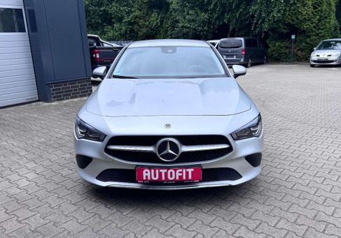 Mercedes-Benz CLA 200, 2022