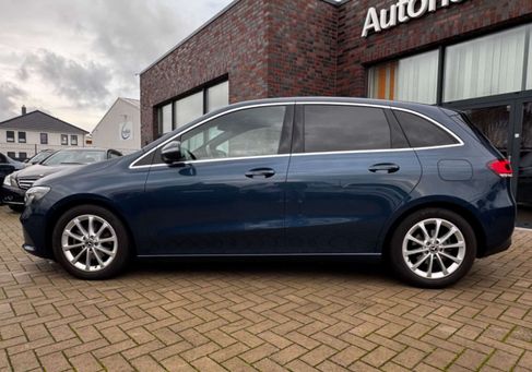 Mercedes-Benz B 180, 2020