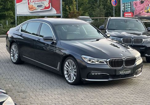 BMW 730, 2018