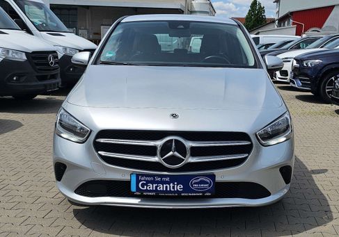 Mercedes-Benz B 180, 2022
