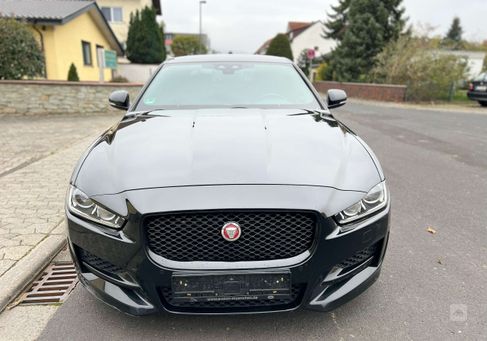 Jaguar XE, 2017