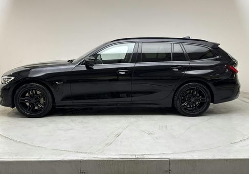 BMW 330, 2022