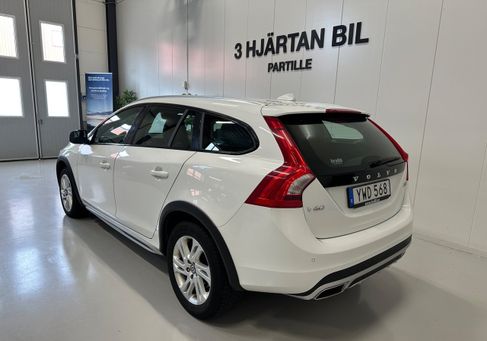Volvo V60 Cross Country, 2018