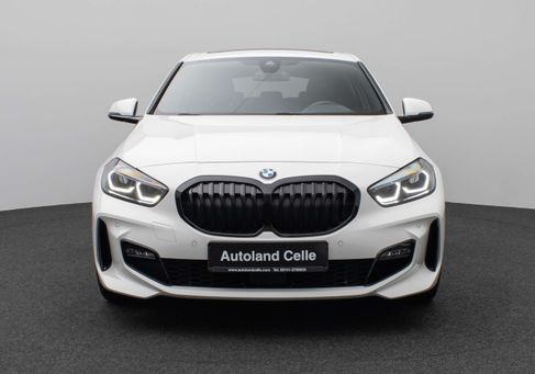 BMW 120, 2022
