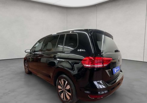 Volkswagen Touran, 2024 3
