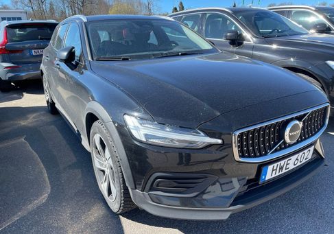 Volvo V60 Cross Country, 2023