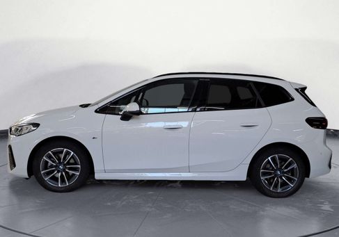 BMW 220, 2023 3