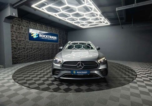 Mercedes-Benz E 300, 2021 3
