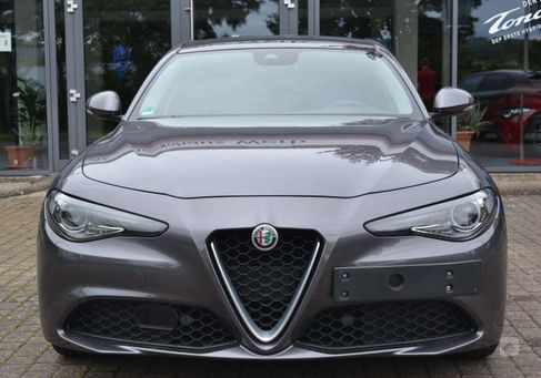 Alfa Romeo Giulia, 2017
