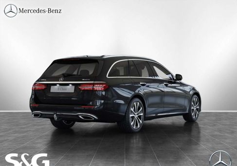 Mercedes-Benz E 300, 2022