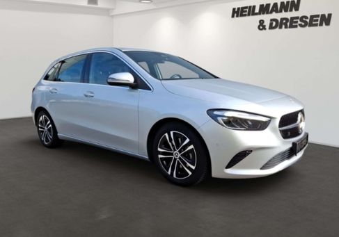 Mercedes-Benz B 180, 2023 2