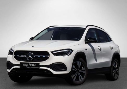 Mercedes-Benz GLA 250, 2021