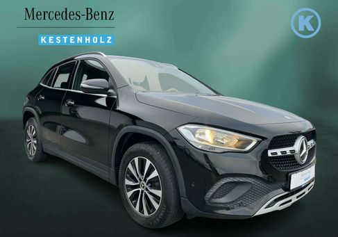 Mercedes-Benz GLA 200, 2021