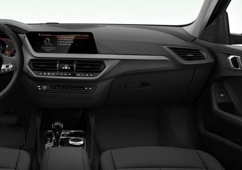 BMW 118, 2023