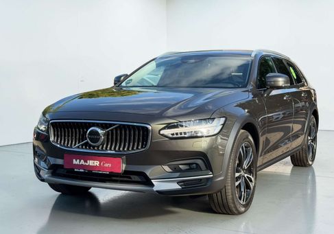 Volvo V90 Cross Country, 2021