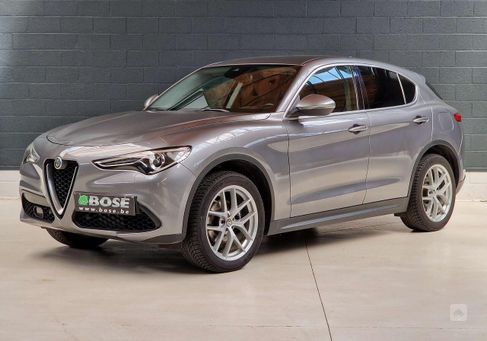 Alfa Romeo Stelvio, 2017