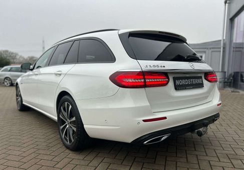 Mercedes-Benz E 300, 2021