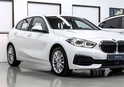 BMW 120, 2023 3