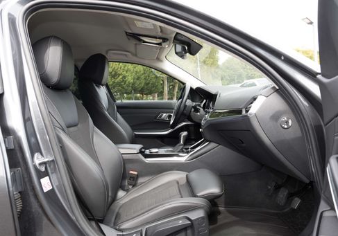 BMW 318, 2022