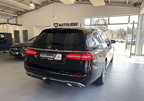 Mercedes-Benz E 220, 2018 3