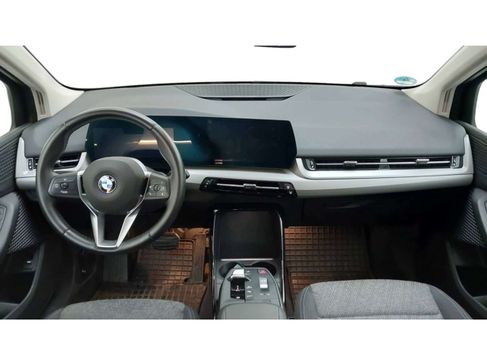 BMW 216, 2023 3