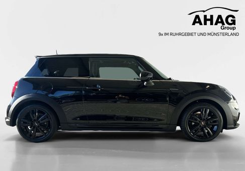 MINI ONE, 2022