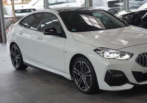 BMW 220, 2021