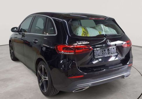 Mercedes-Benz B 250, 2022