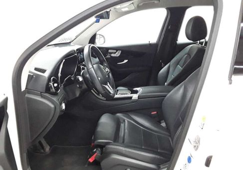 Mercedes-Benz GLC 200, 2020