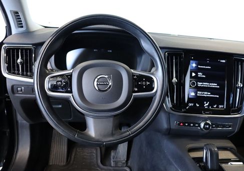 Volvo V90 Cross Country, 2021