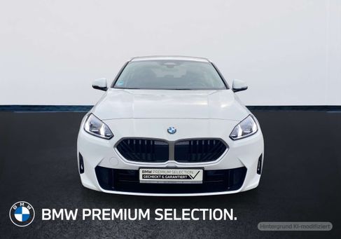 BMW 120, 2025 2
