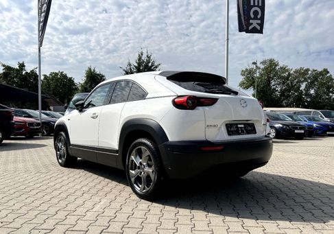 Mazda MX-30, 2023 3