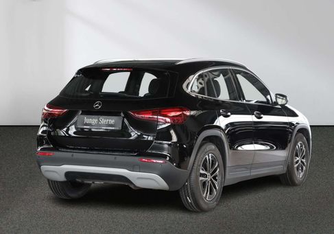Mercedes-Benz GLA 200, 2024