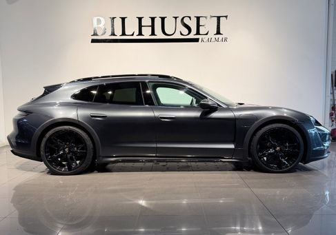 Porsche Taycan, 2022