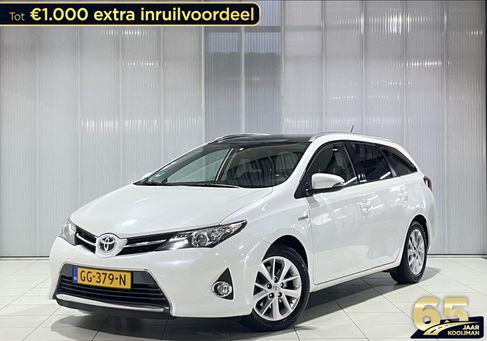 Toyota Auris Touring Sports, 2015